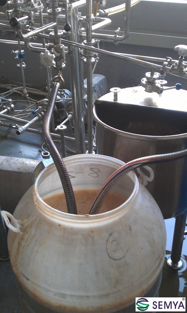 洛陽(yáng)甘草糖漿濃縮實(shí)驗采用降膜蒸發(fā)器